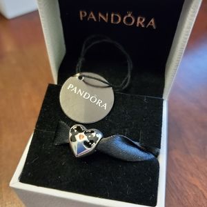 Disney Pandora Minnie kisses Mickey charm